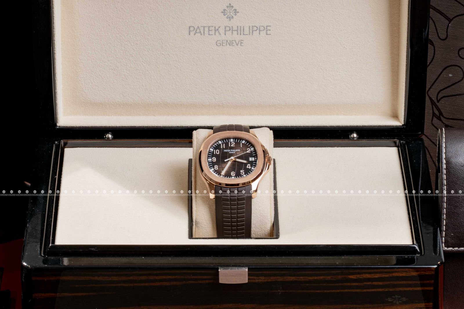 TA LUXURY WATCH